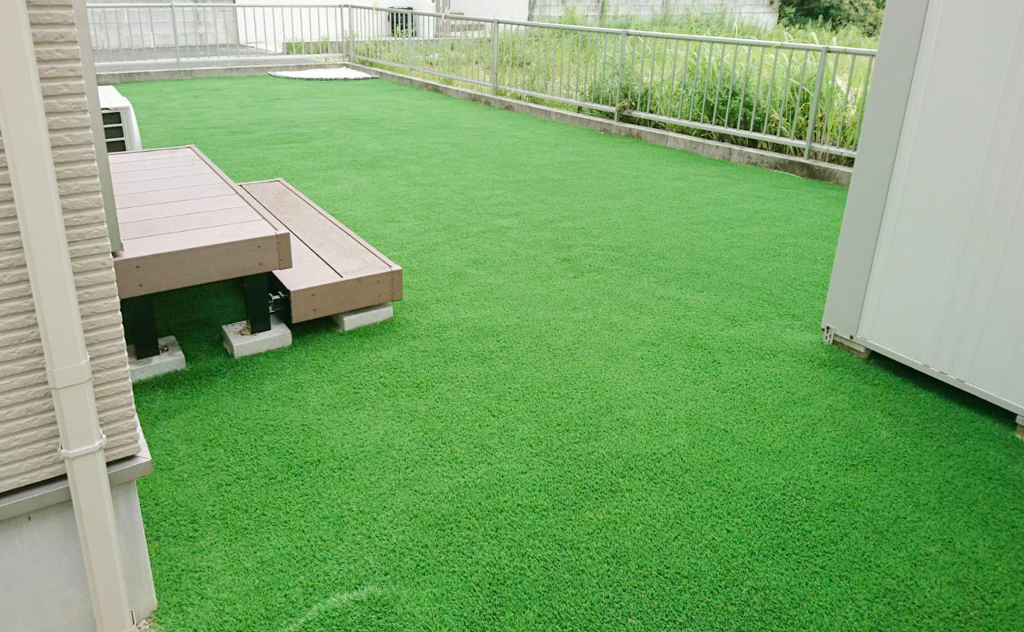 雨上がりでもすぐに遊べるお庭