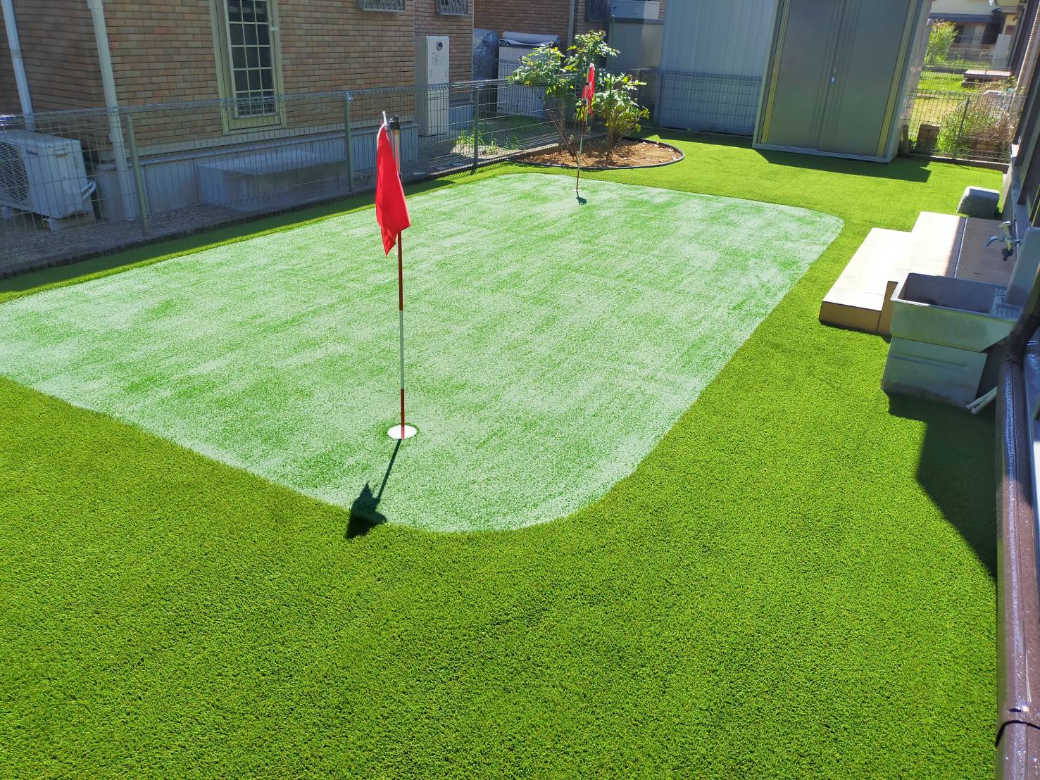 アプローチもできるパッティンググリーン